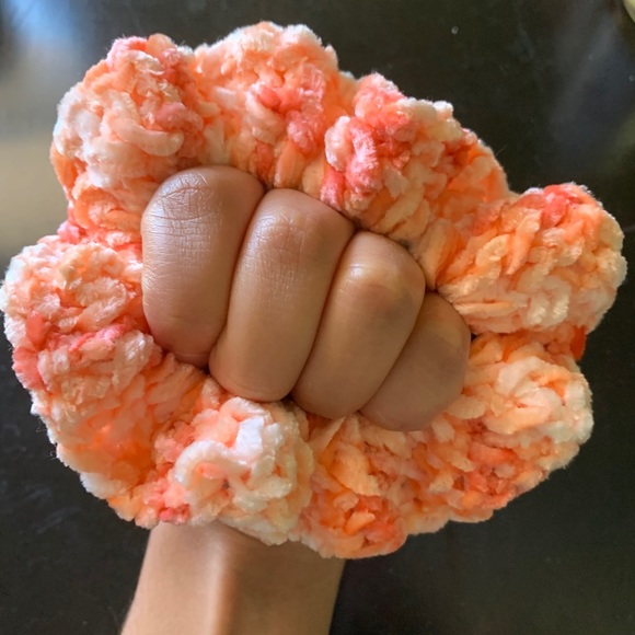 NWOT Peach Velvet Scrunchie - Picture 3 of 3